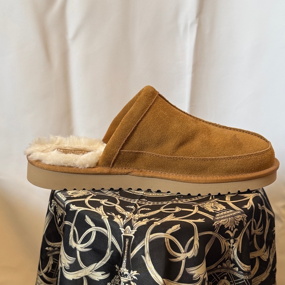 Koolaburra by UGG Men's Tan Suede Loafers - Picture 10 of 16